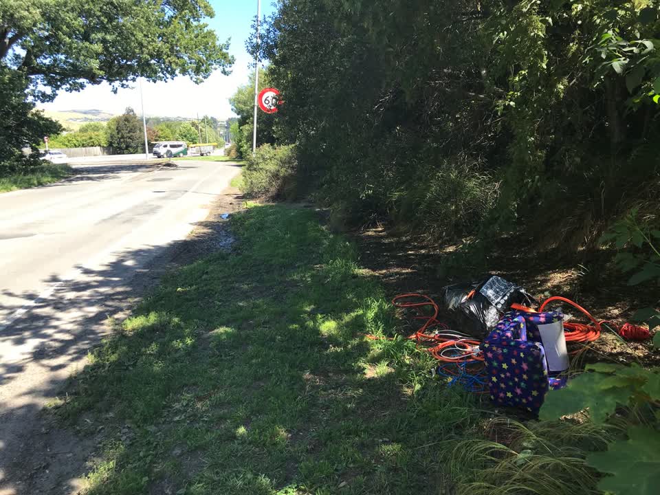The photograph attached to this rubbish/recycling report