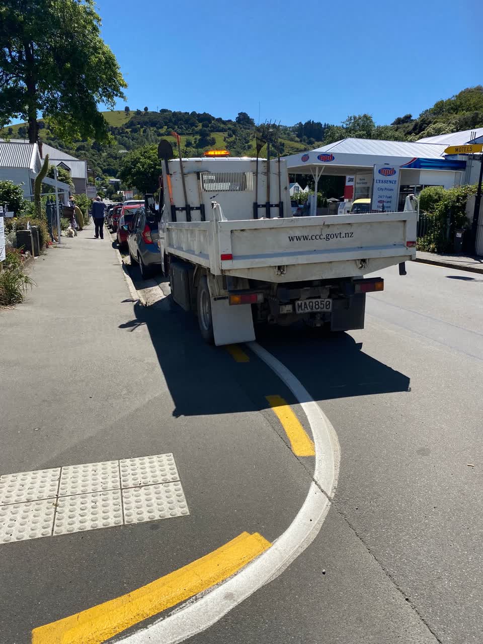 The photograph attached to this roading/streets report