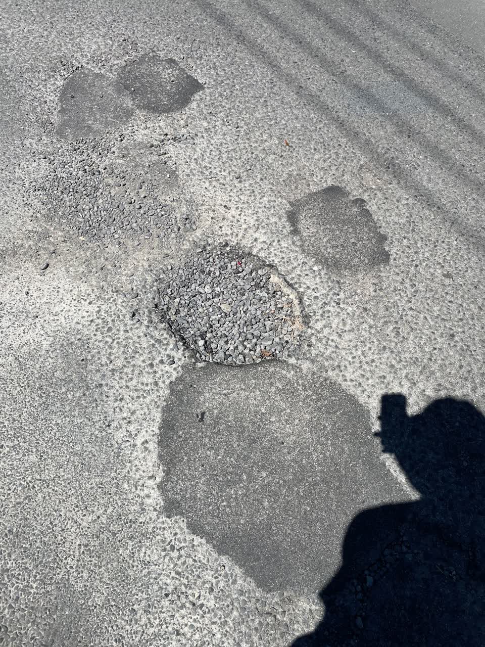 The photograph attached to this roading/streets report
