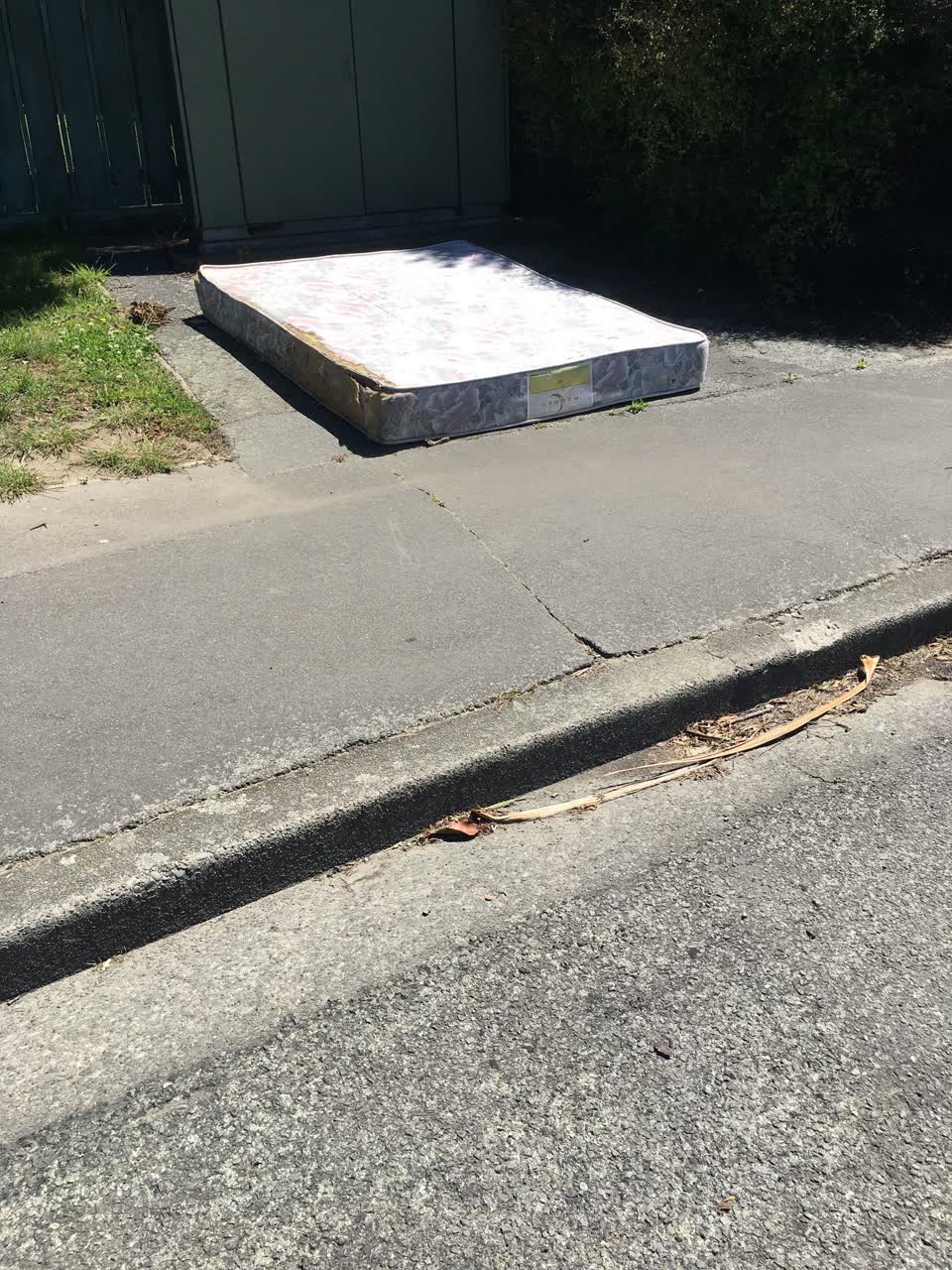 The photograph attached to this roading/streets report