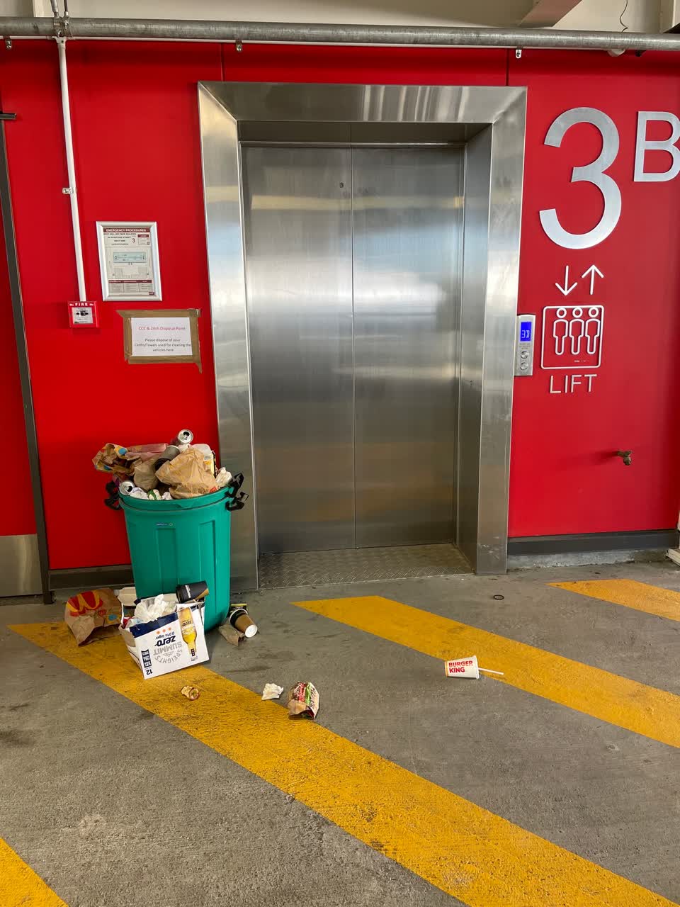 The photograph attached to this rubbish/recycling report