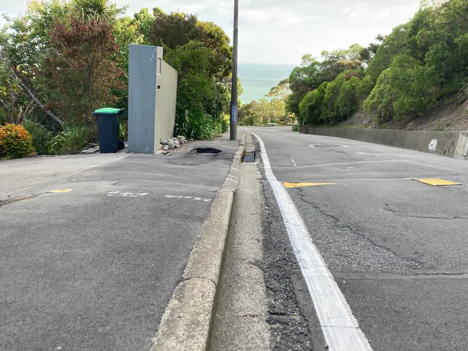 The photograph attached to this roading/streets report