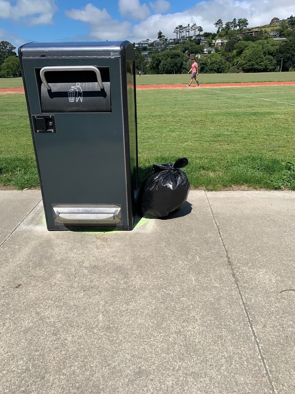 The photograph attached to this rubbish/recycling report