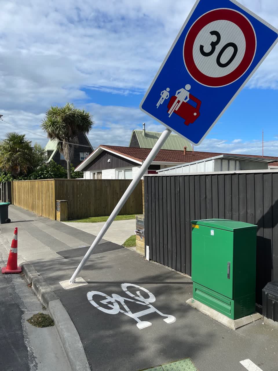 The photograph attached to this roading/streets report