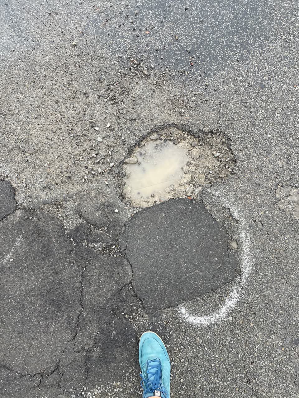 The photograph attached to this roading/streets report