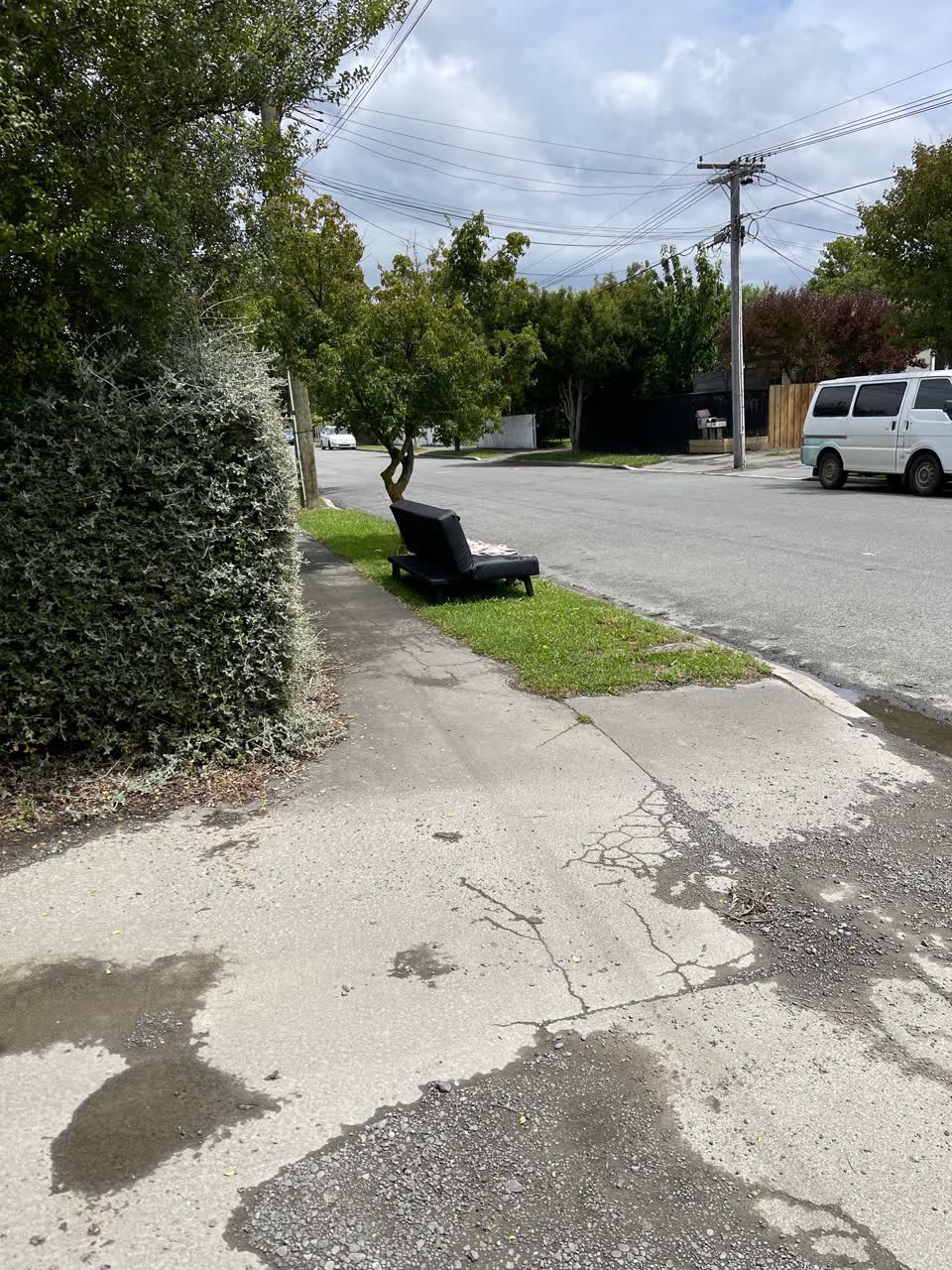 The photograph attached to this rubbish/recycling report