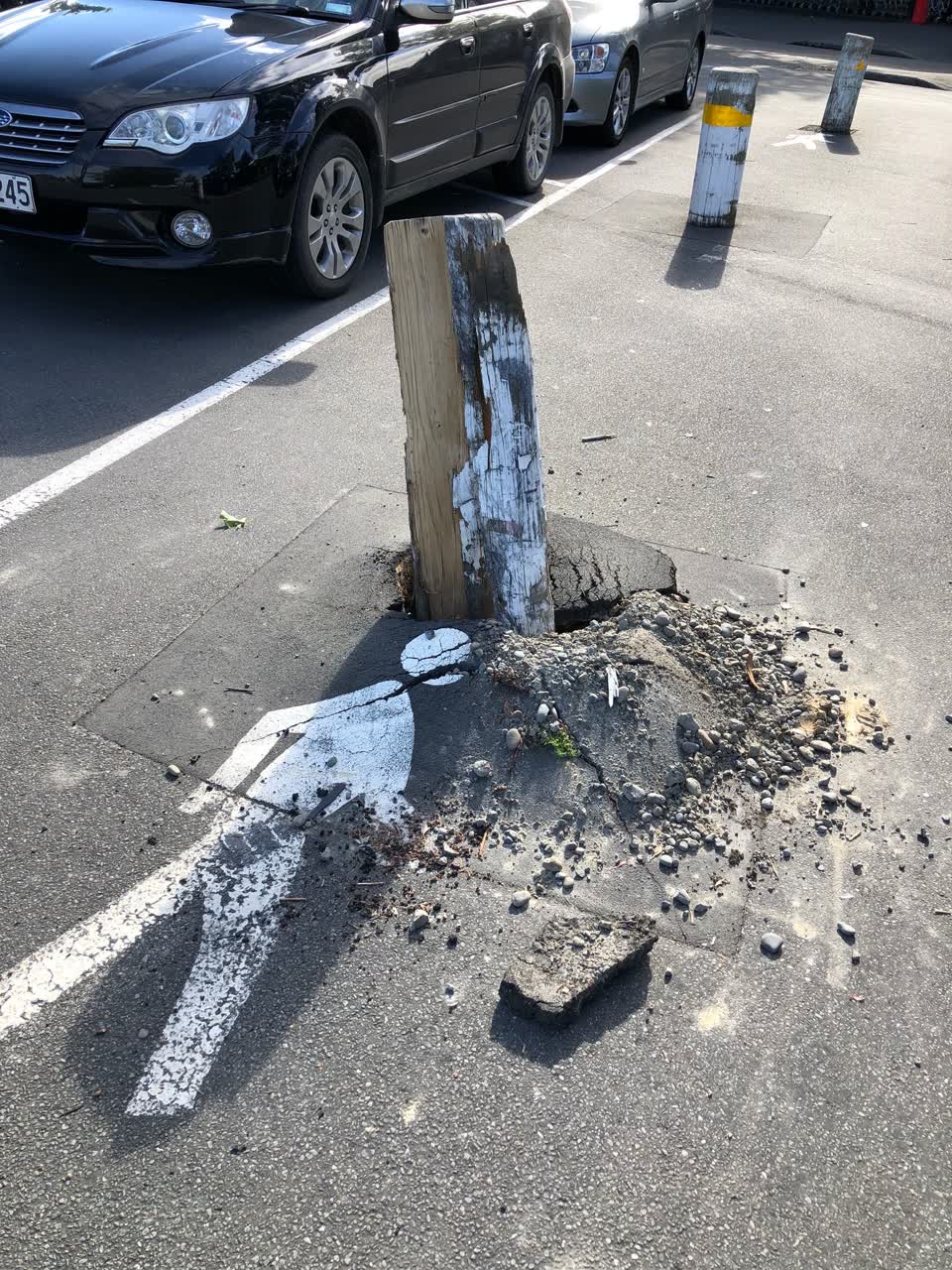 The photograph attached to this roading/streets report