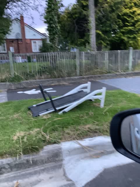 Rubbish/Recycling, a report photo