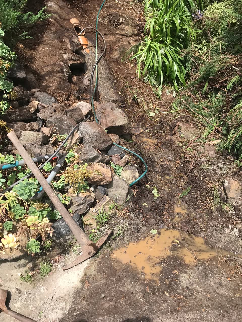 The photograph attached to this sewer - leak / blockage report