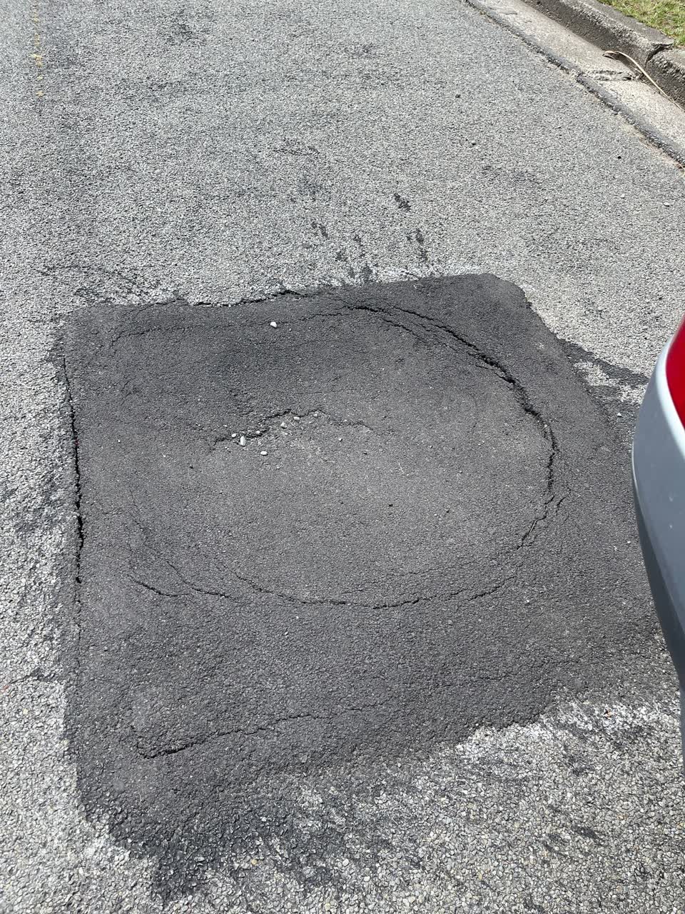 The photograph attached to this roading/streets report