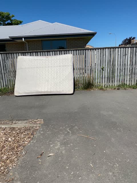Rubbish/Recycling, a report photo