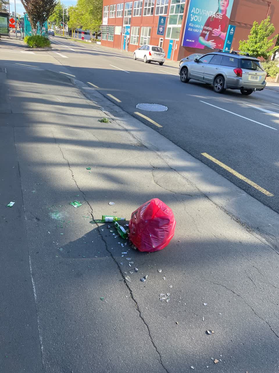The photograph attached to this rubbish/recycling report