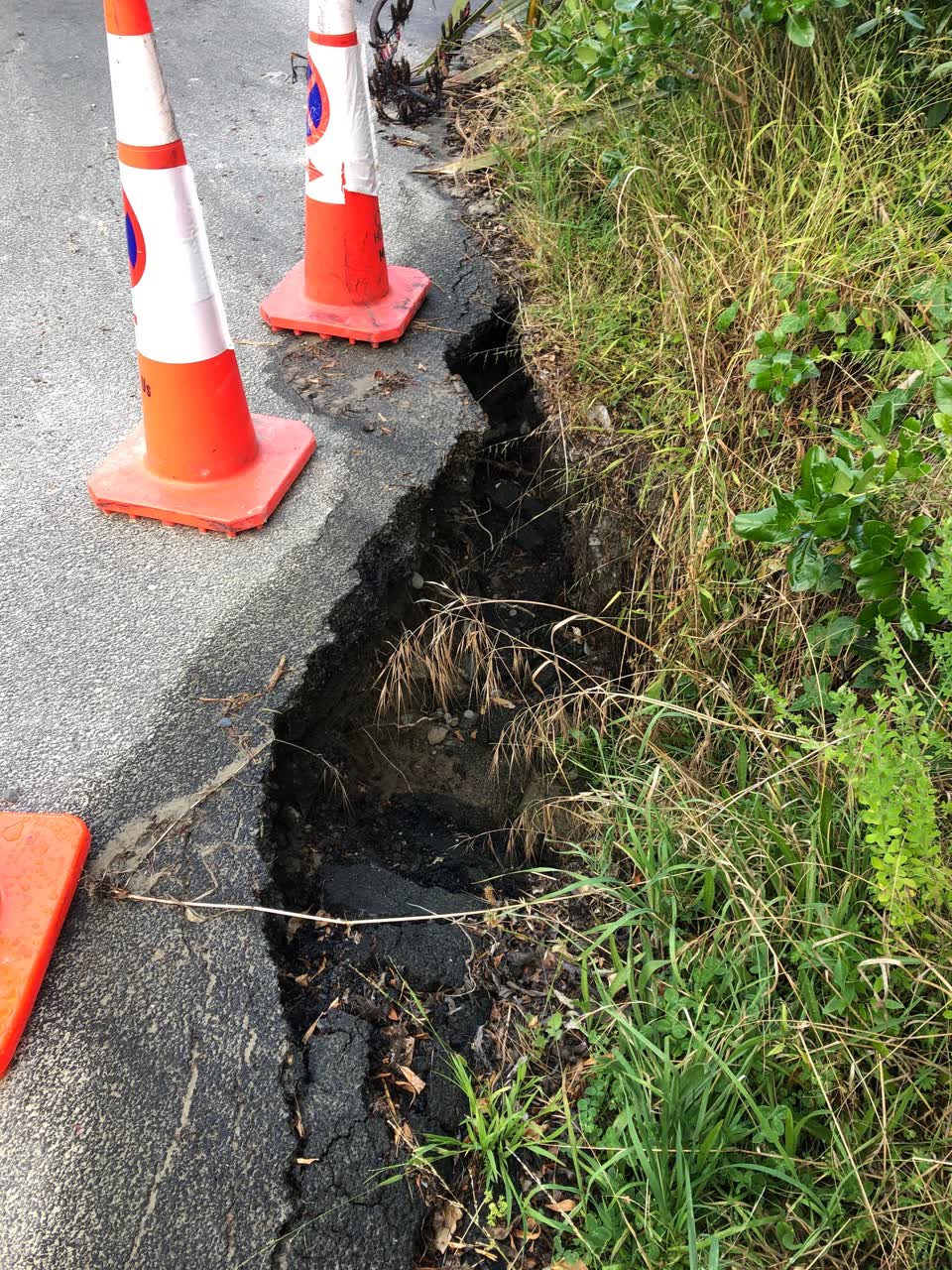 The photograph attached to this roading/streets report