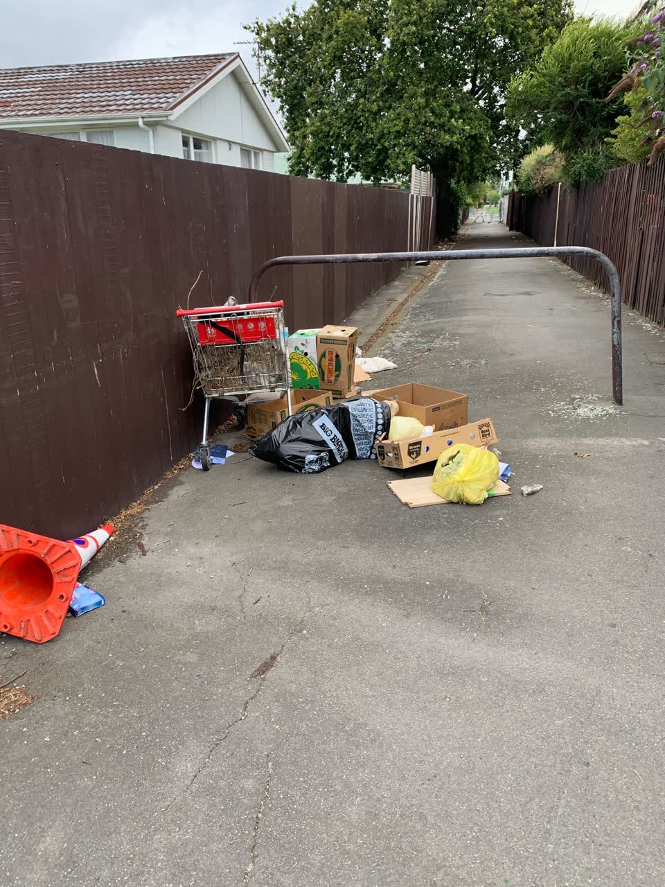 The photograph attached to this rubbish/recycling report