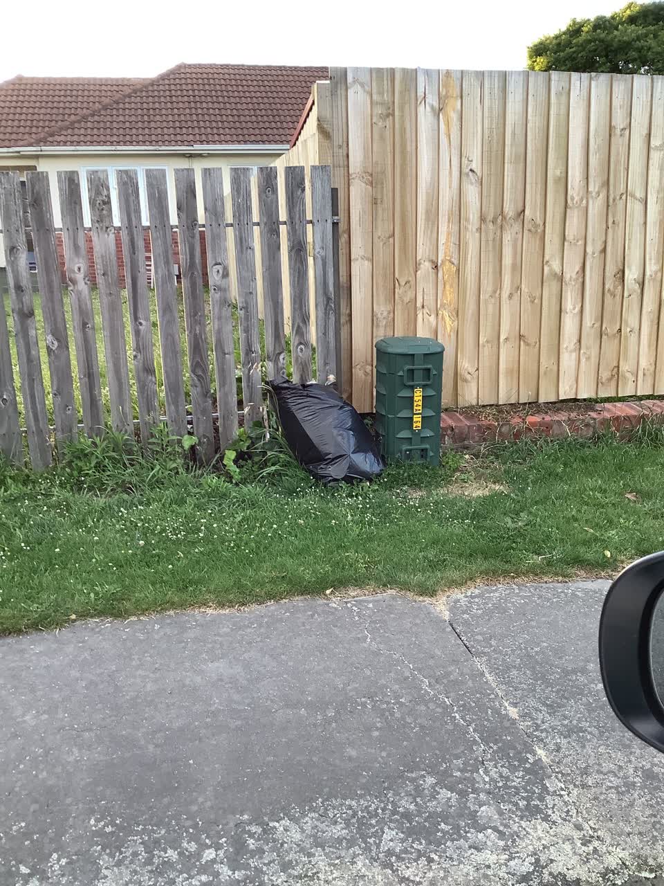 The photograph attached to this rubbish/recycling report