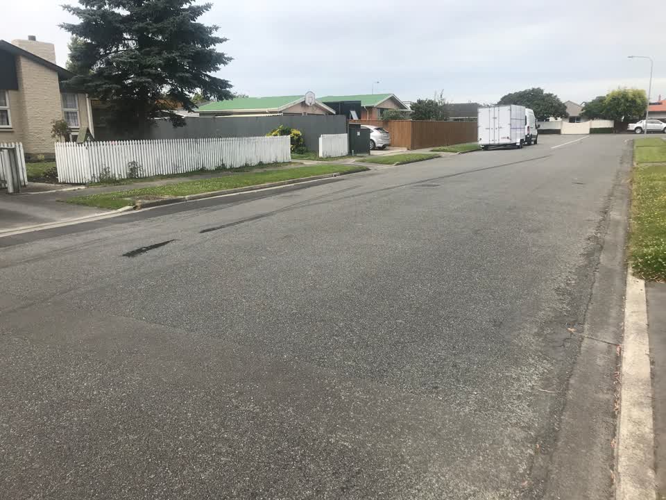 The photograph attached to this roading/streets report