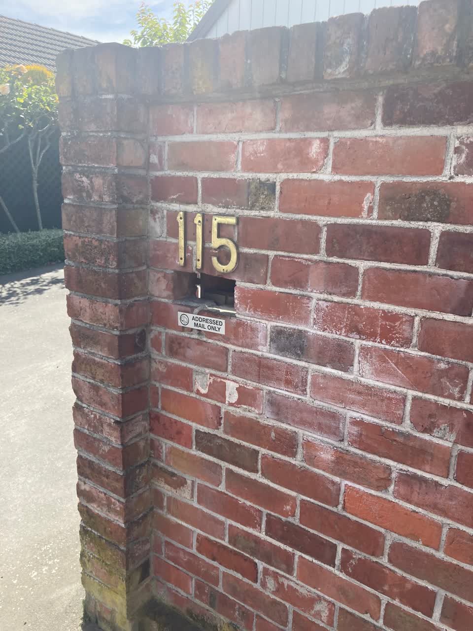 The photograph attached to this roading/streets report