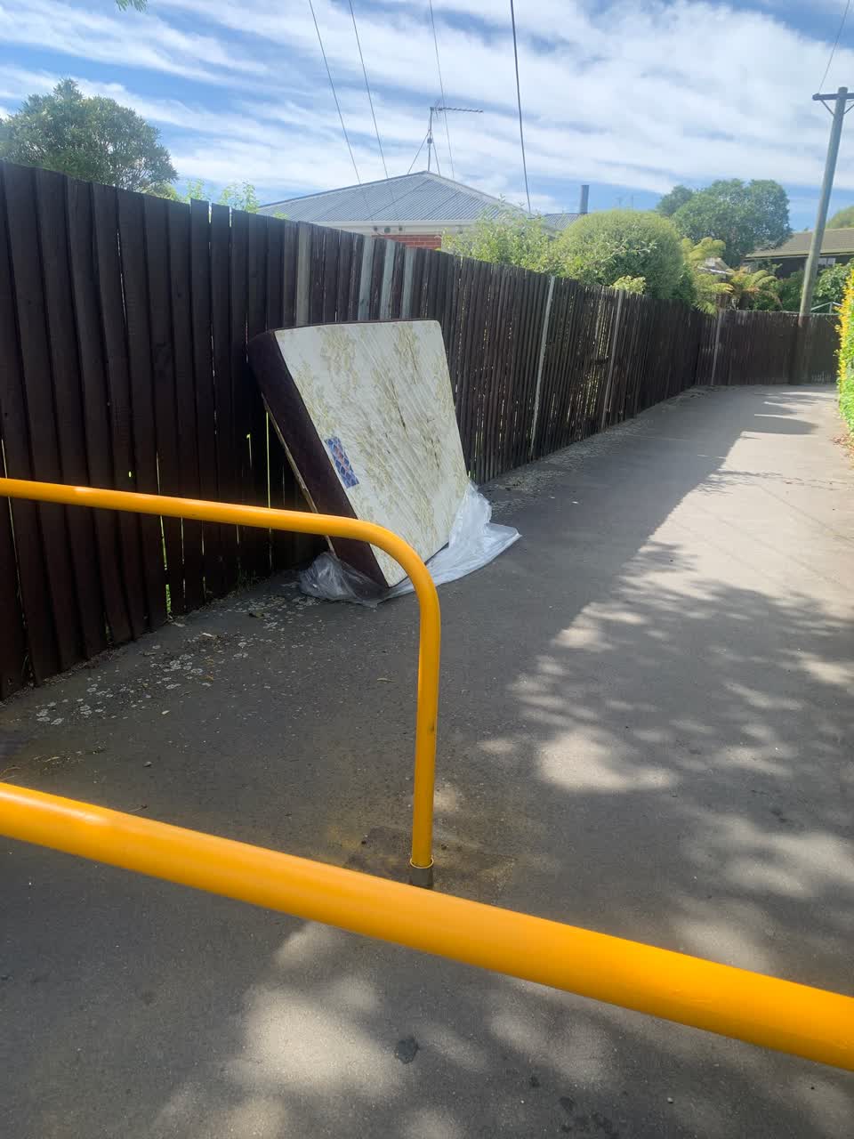 The photograph attached to this rubbish/recycling report