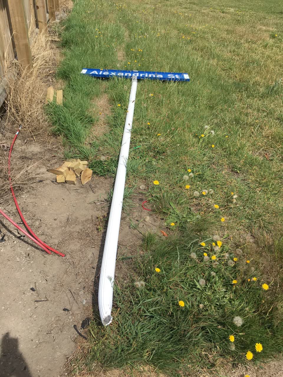 The photograph attached to this roading/streets report