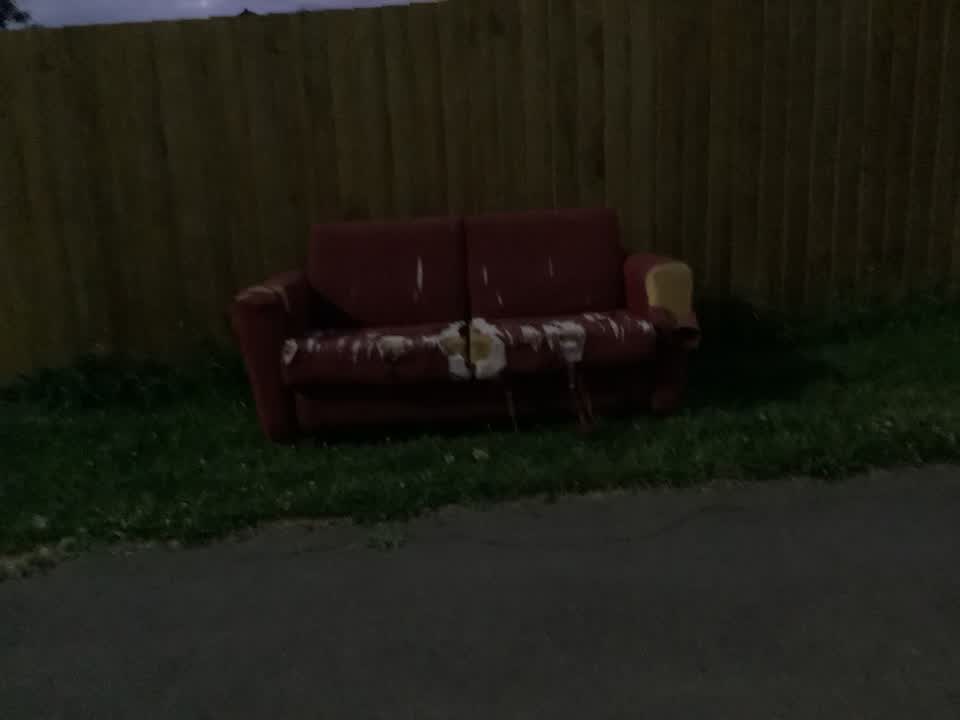 The photograph attached to this rubbish/recycling report