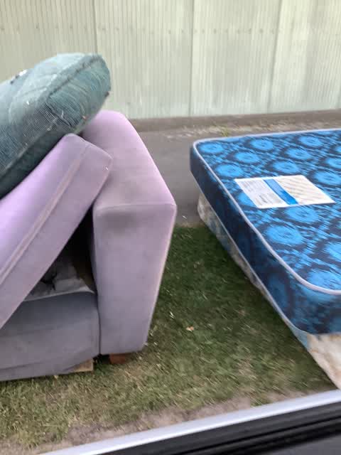Rubbish/Recycling, a report photo