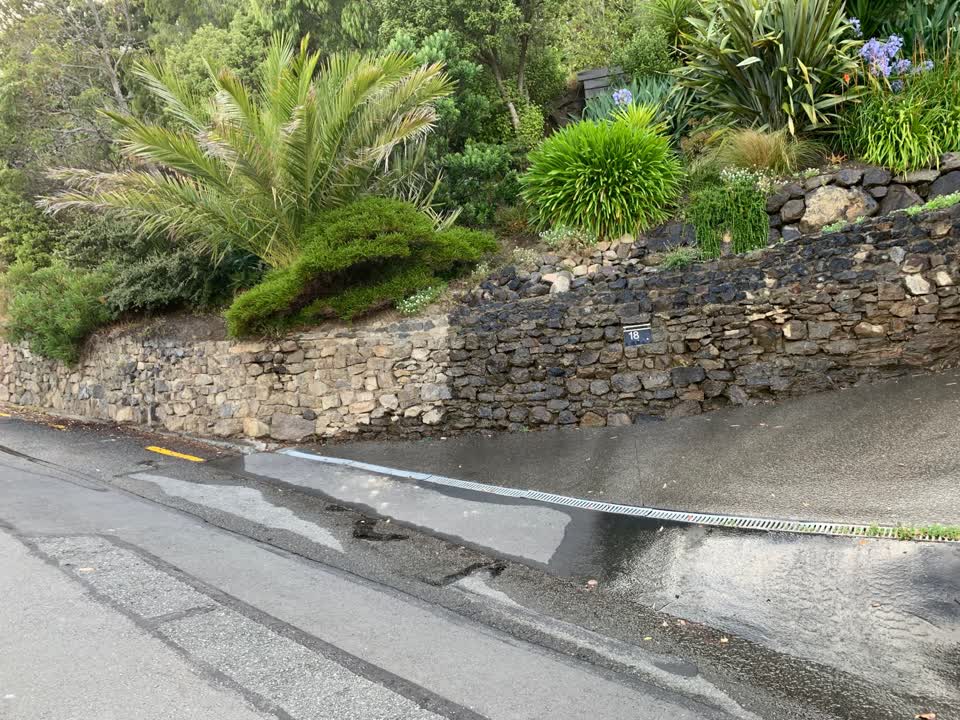 The photograph attached to this roading/streets report