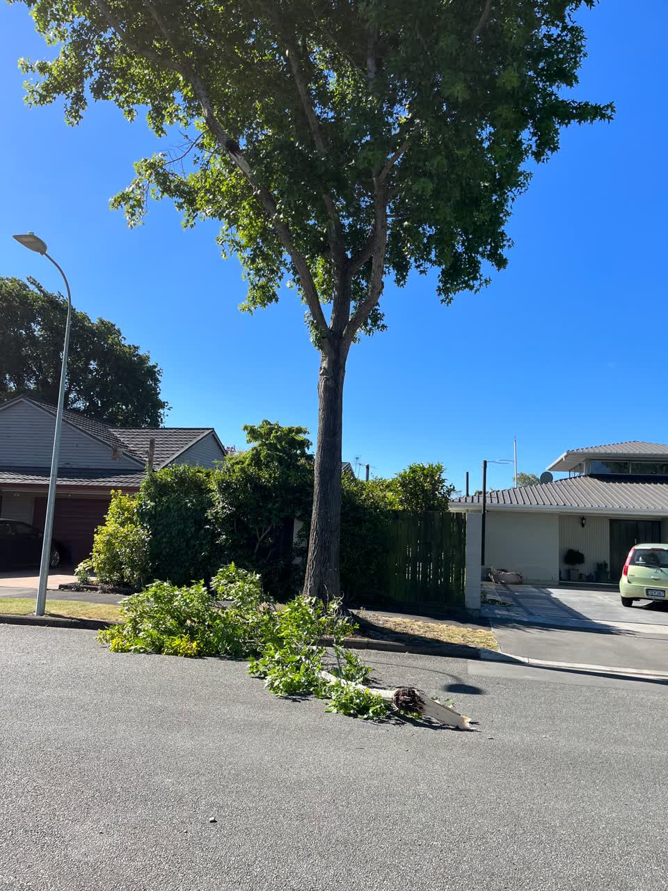 The photograph attached to this roading/streets report
