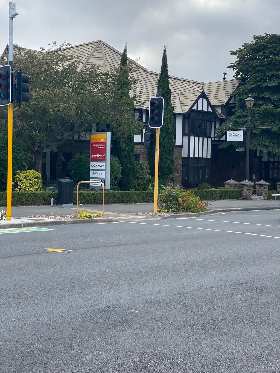 The photograph attached to this street light outage report