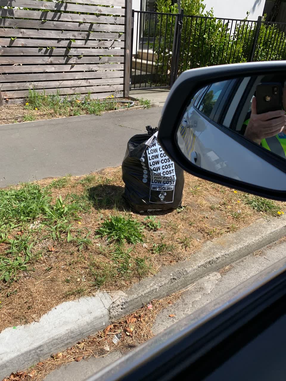 The photograph attached to this rubbish/recycling report