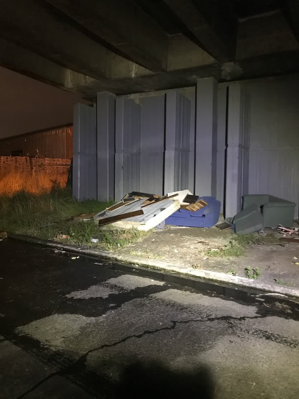 The photograph attached to this rubbish/recycling report