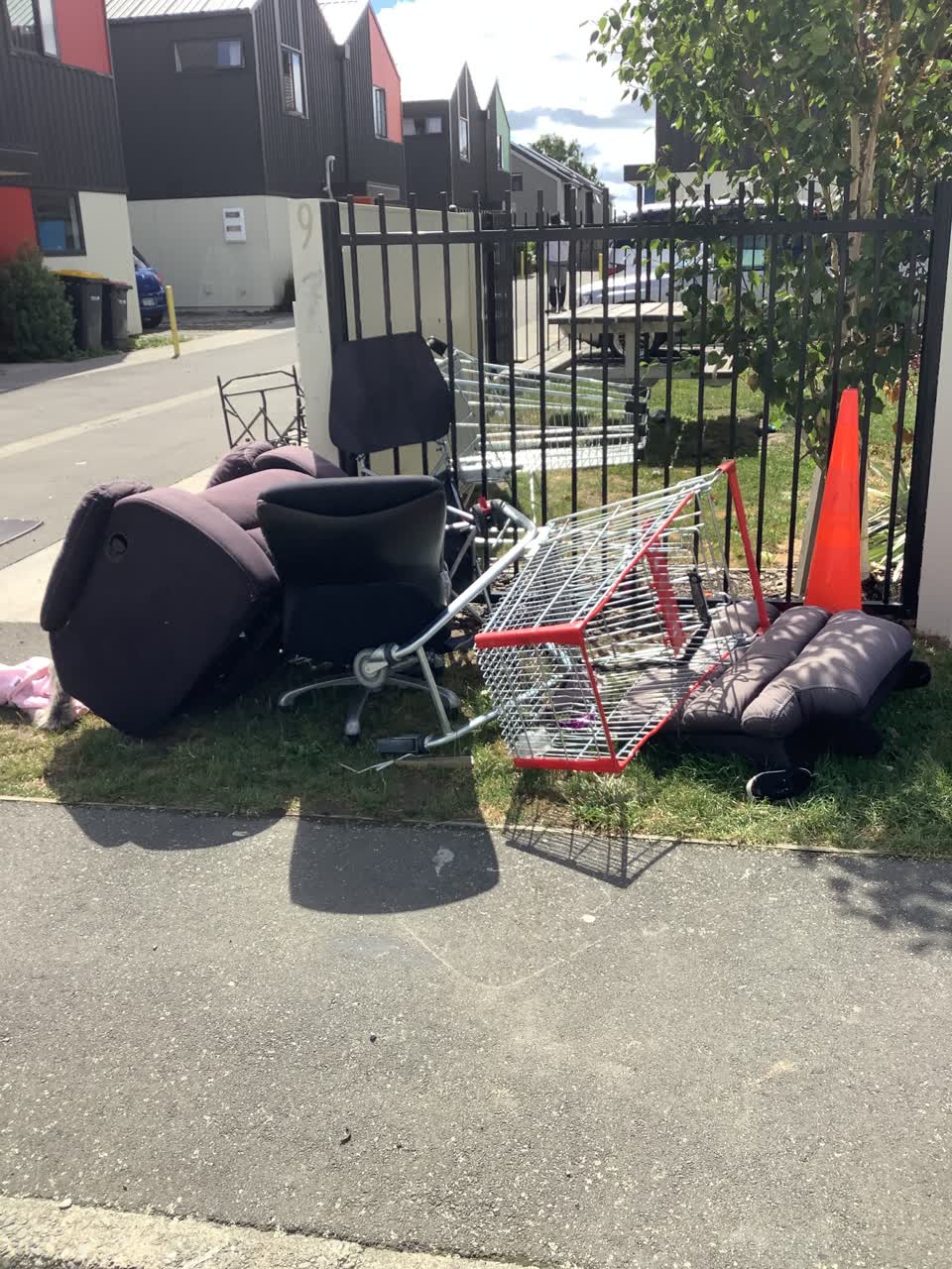 The photograph attached to this rubbish/recycling report