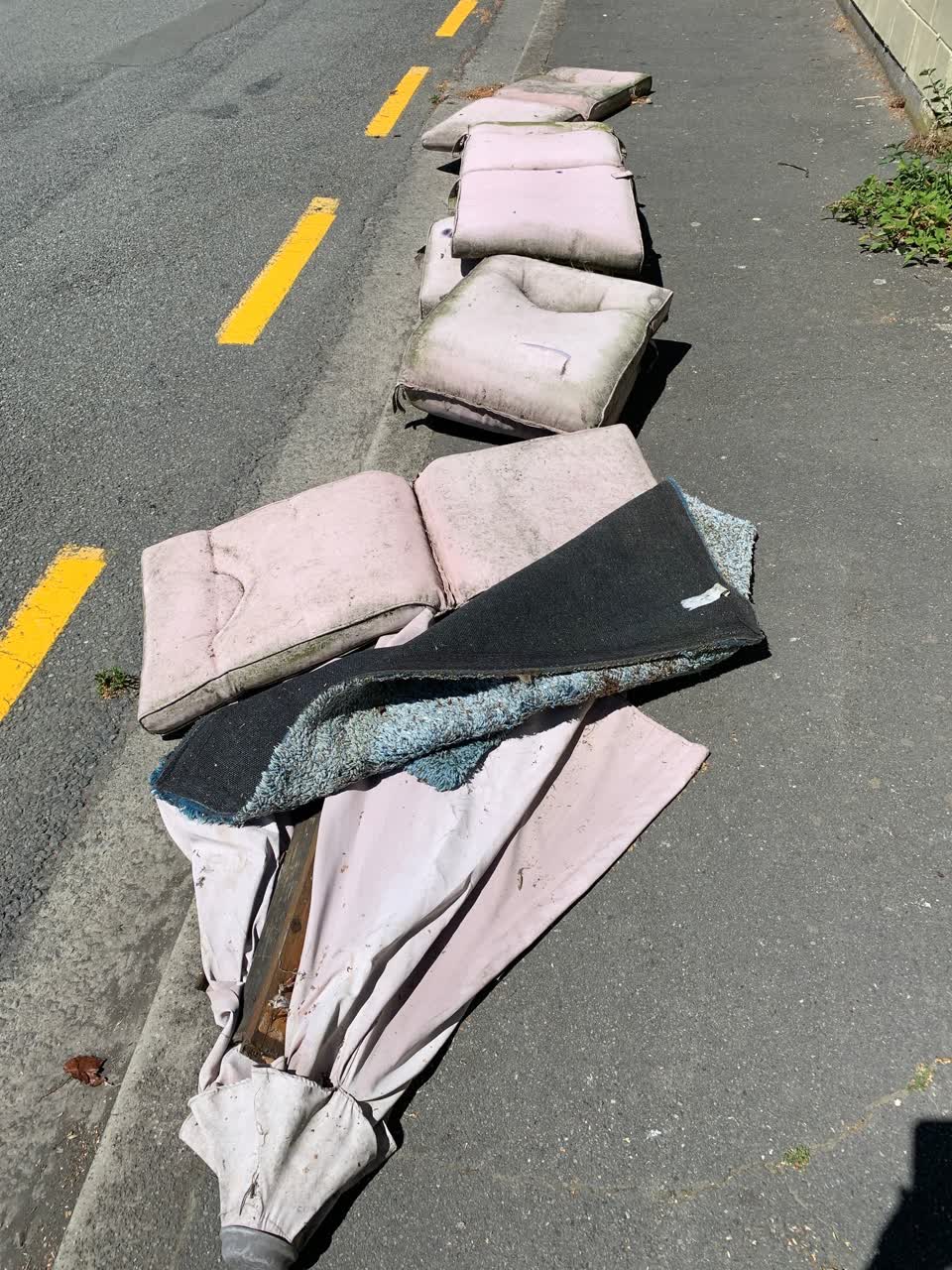 The photograph attached to this rubbish/recycling report