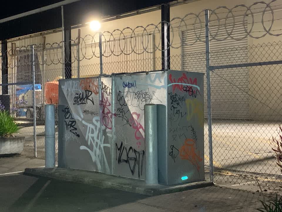 The photograph attached to this graffiti report