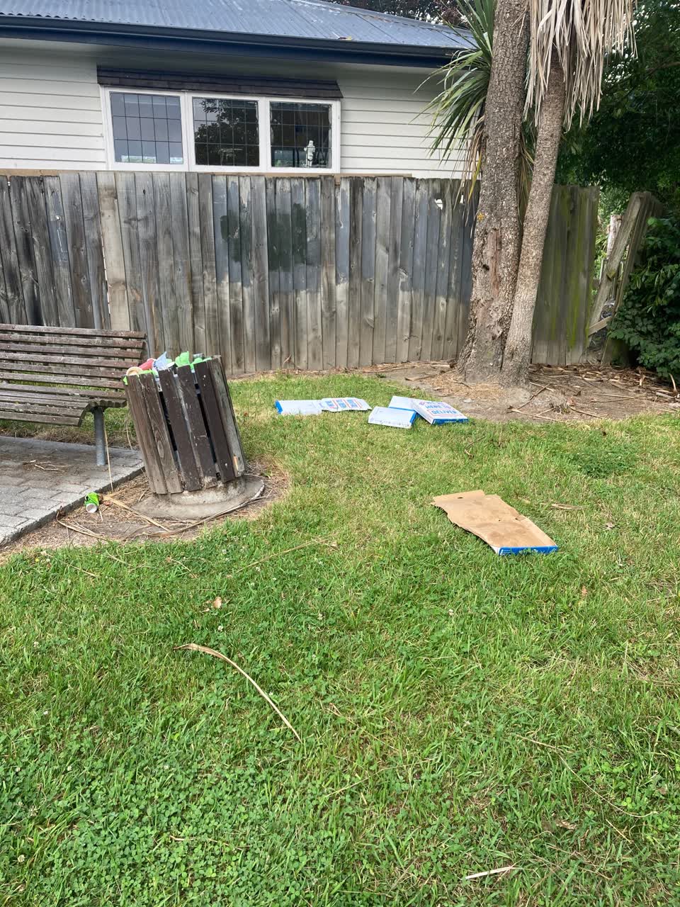 The photograph attached to this rubbish/recycling report