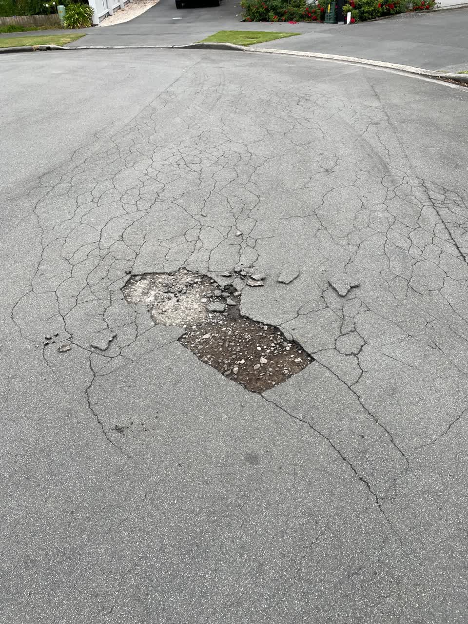 The photograph attached to this roading/streets report