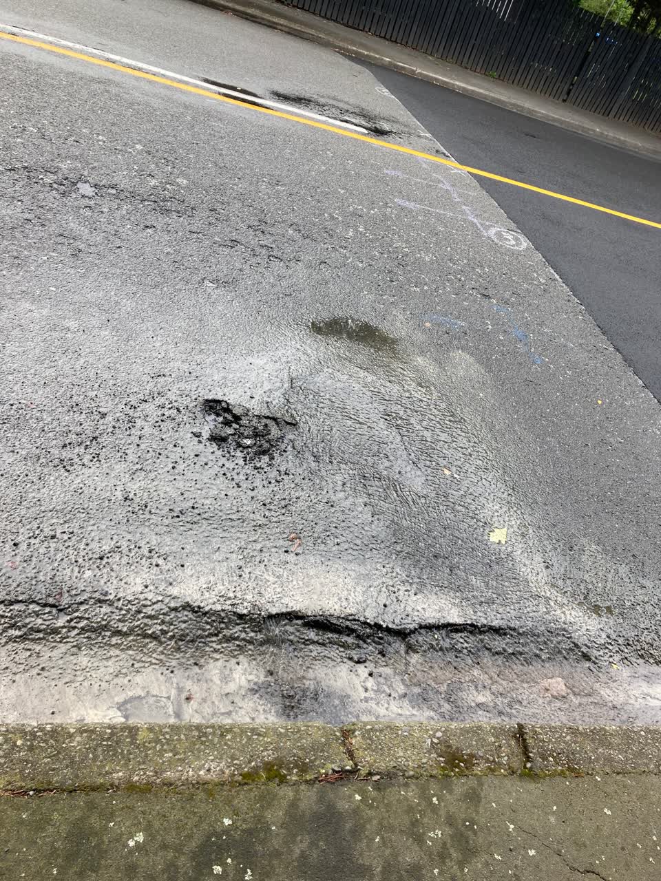 The photograph attached to this roading/streets report
