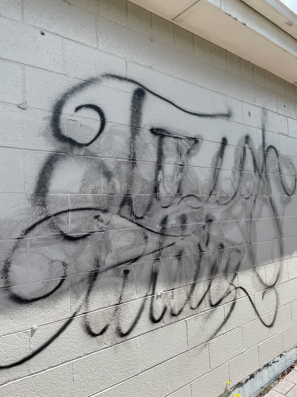 The photograph attached to this graffiti report