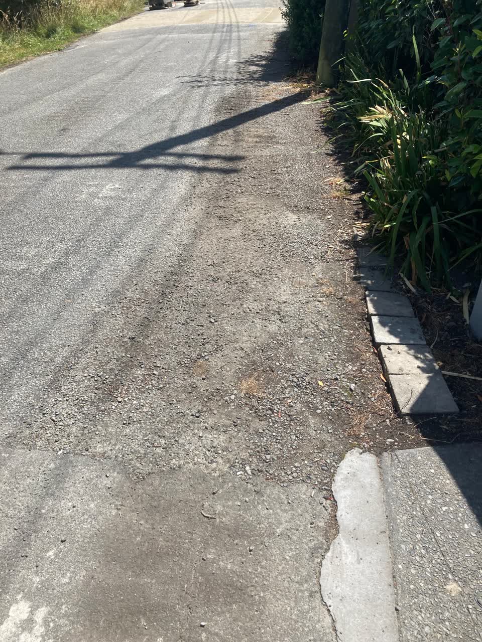 The photograph attached to this roading/streets report