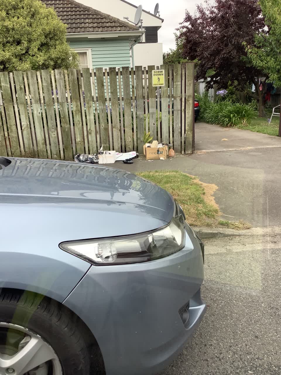The photograph attached to this rubbish/recycling report
