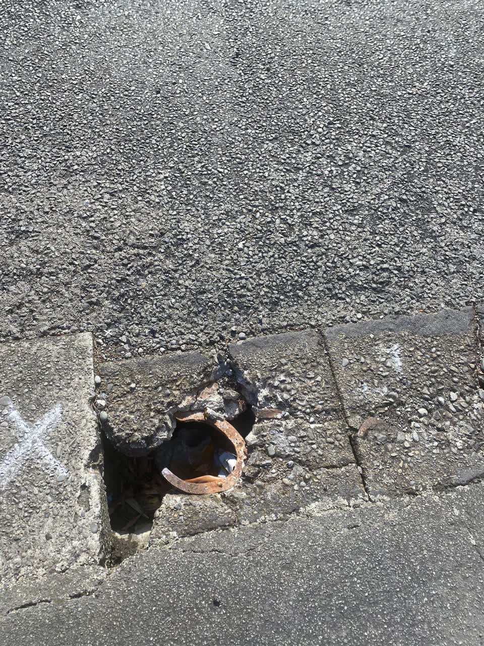 The photograph attached to this roading/streets report