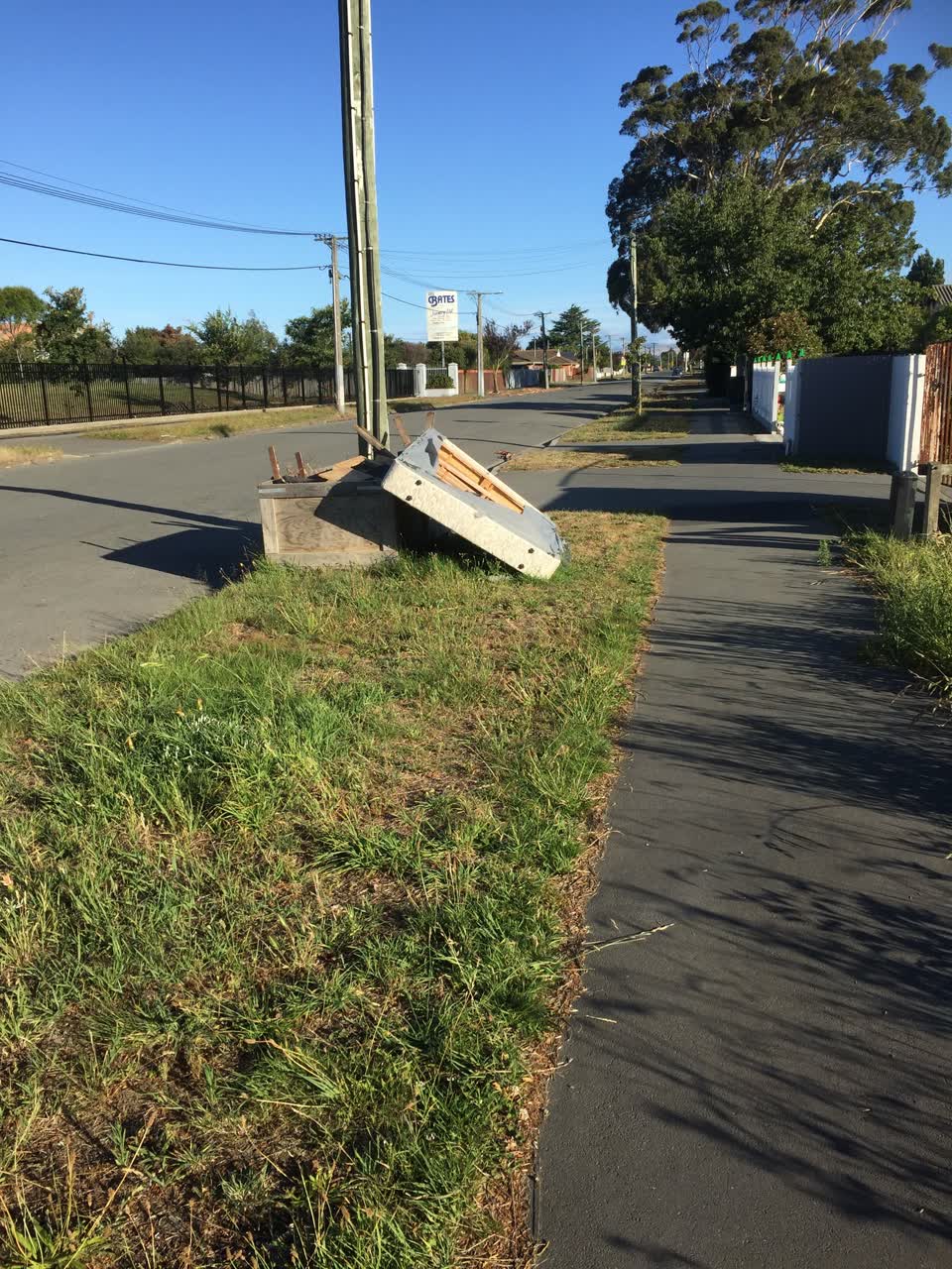 The photograph attached to this rubbish/recycling report