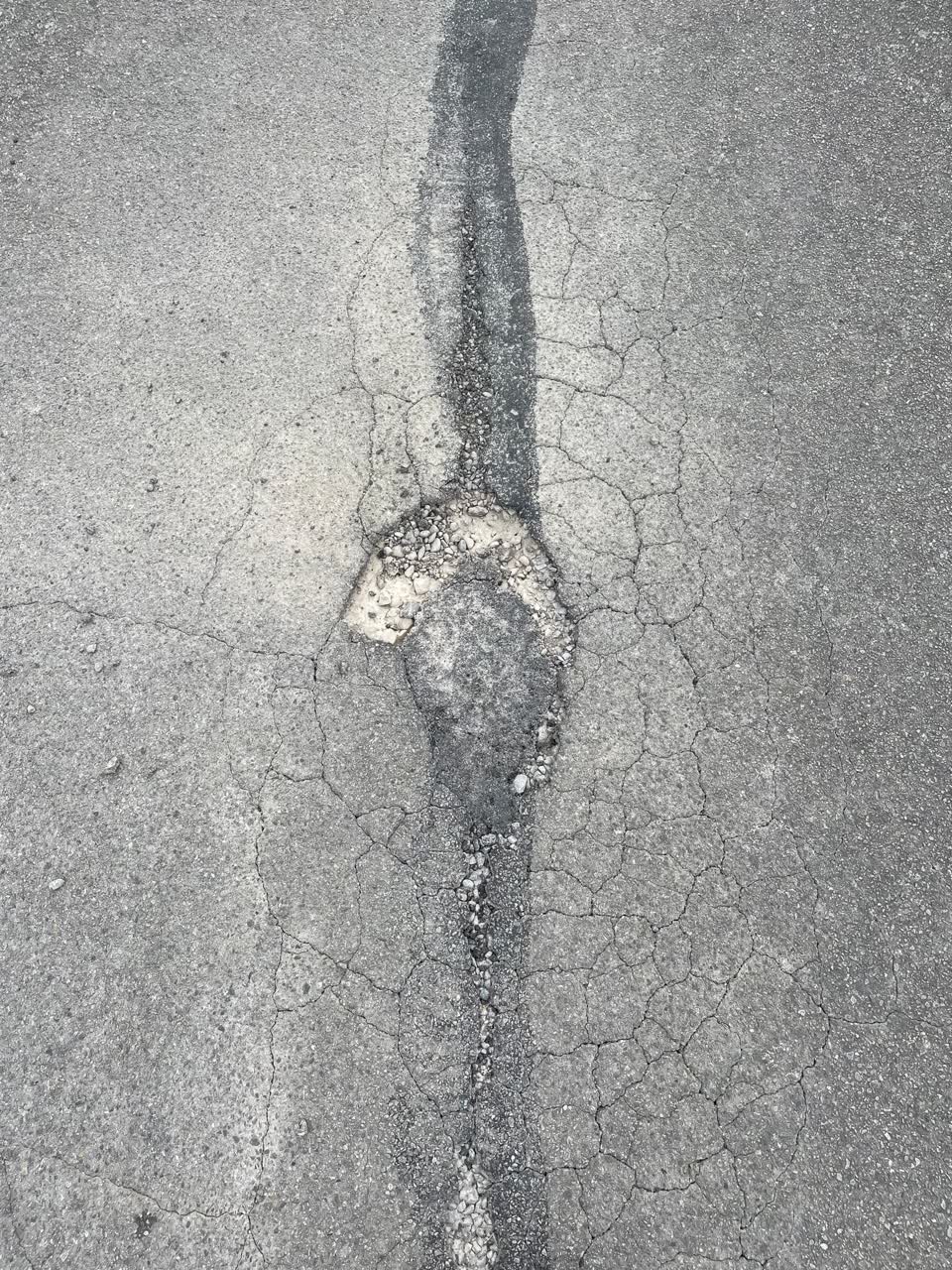 The photograph attached to this roading/streets report