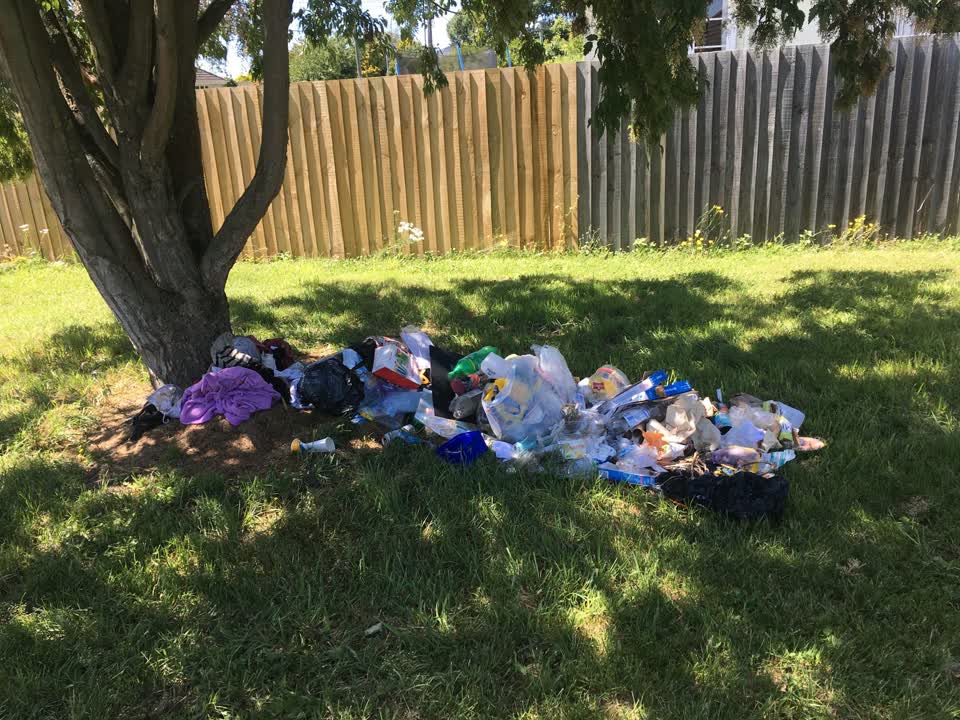 The photograph attached to this rubbish/recycling report