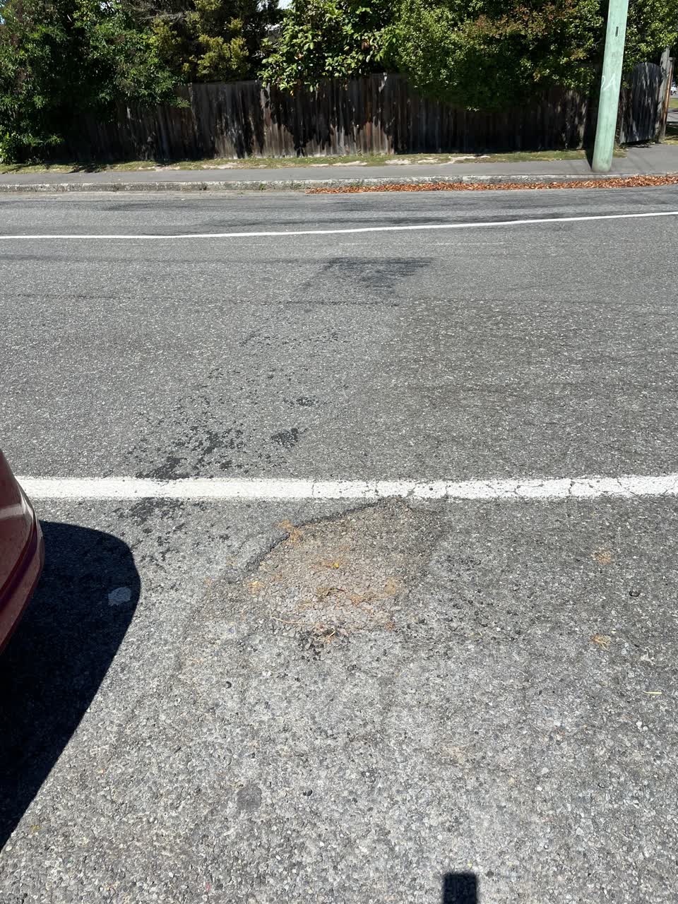 The photograph attached to this roading/streets report