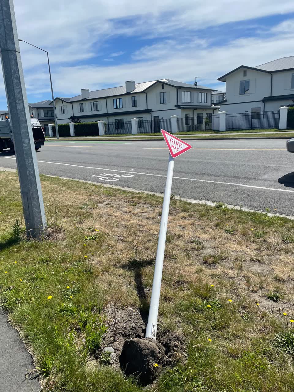 The photograph attached to this roading/streets report