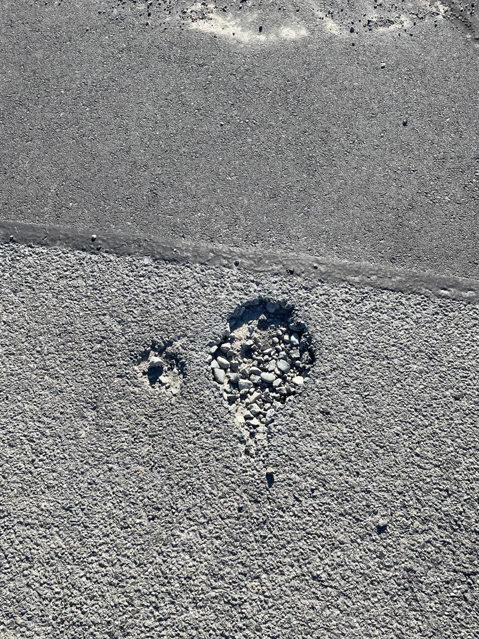The photograph attached to this roading/streets report