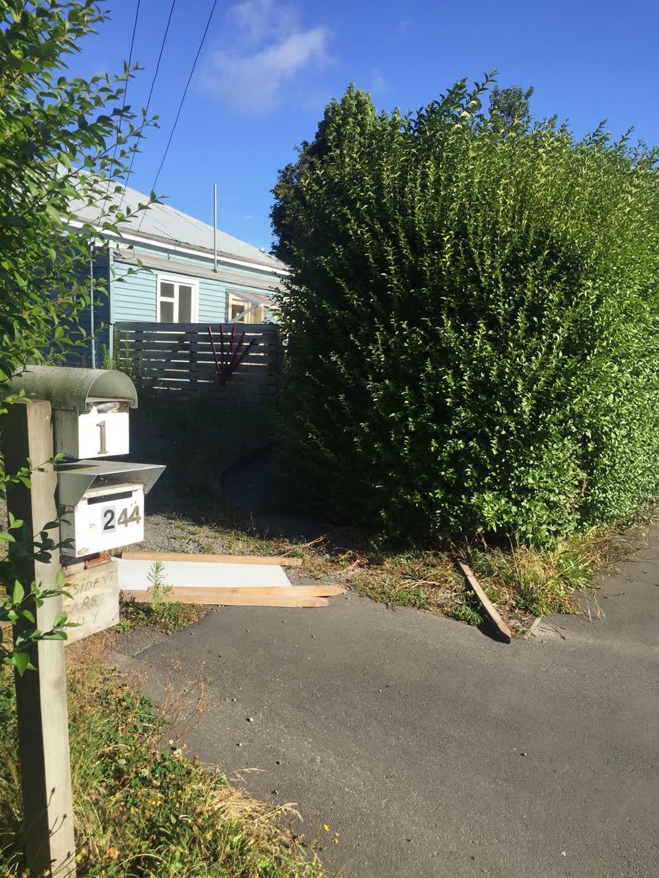 The photograph attached to this roading/streets report