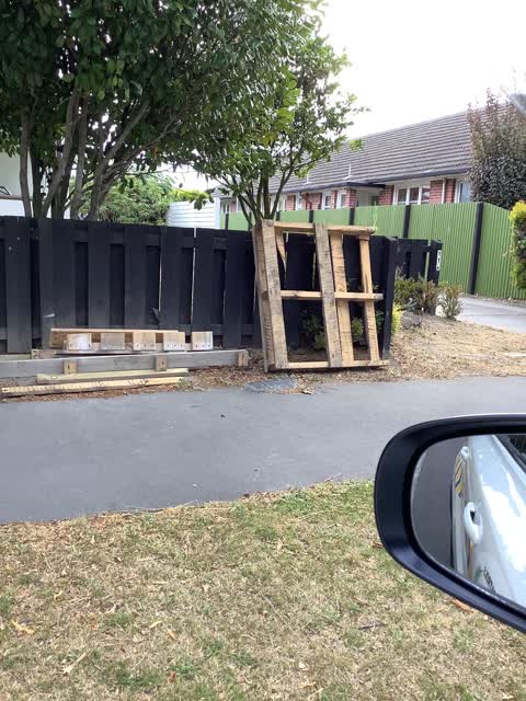 Rubbish/Recycling, a report photo