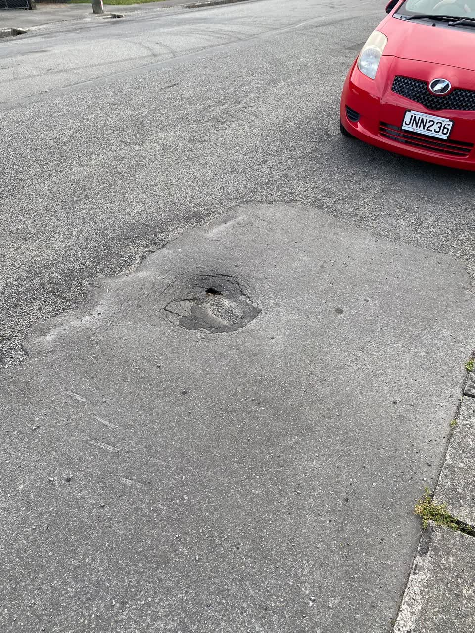 The photograph attached to this roading/streets report
