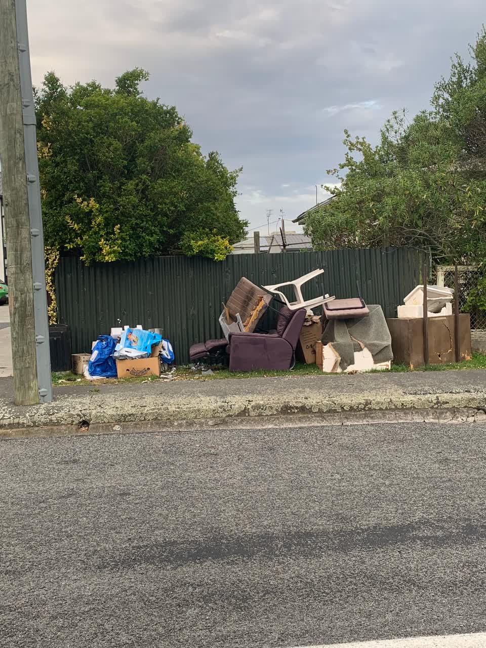 The photograph attached to this rubbish/recycling report
